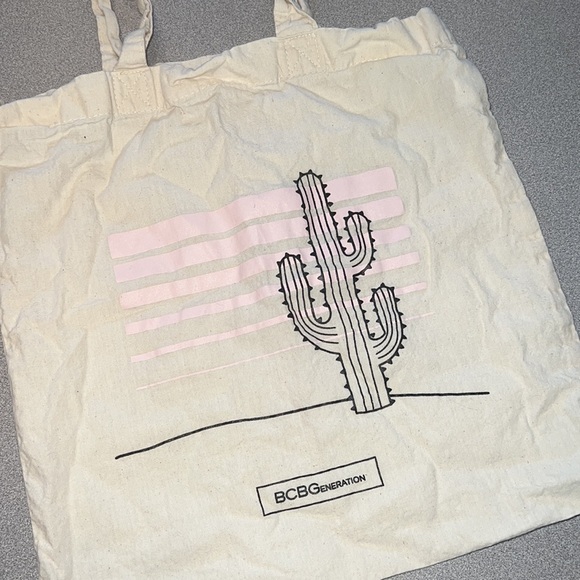 BCBGeneration Logo Cream Tote Bag Western Cactus Print - Picture 2 of 4
